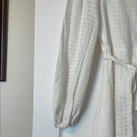 ABSOLUTELY adorable Lulu's White Babydoll Dress with Bishop Sleeves NEW - Picture 5 of 9